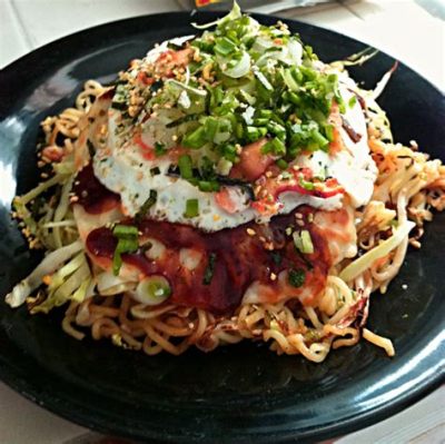  Hiroshimado Okonomiyaki: En Smakfull Kollaps av Texturer och Umami-Rikdomar!